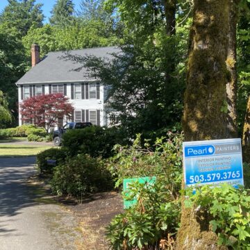 Pearl Painters sign in yard of Lake Oswego home