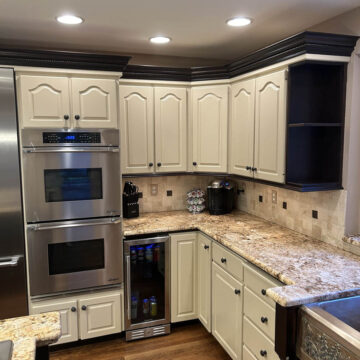 Kitchen cabinet painted white in Demascus, OR by Pearl Painters