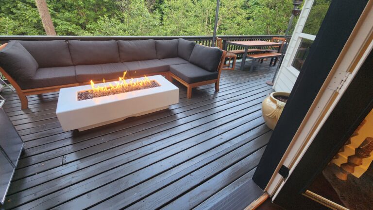 beautiful deck refinished by Pearl Painters